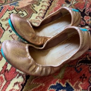 Rose gold Tieks